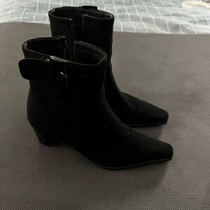 Stuart Weitzman ankle boots size 6